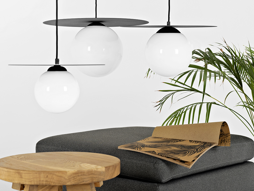 Zobacz Lampa wisząca SKIVA BALL M - czarny Lampa wisząca SKIVA BALL M - czarny
