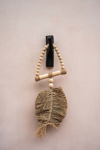 Raffia Triangle small 4