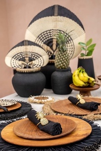 Teak Root Round Plate - XS 2 Teak Root Round Plate - XS small 2