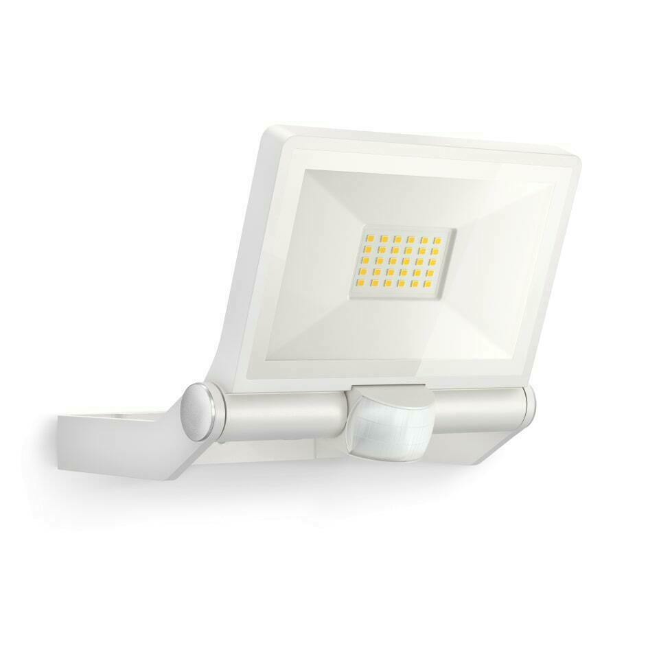Sprawdź Naświetlacz LED 18,5W Steinel XLED One z czujnikiem biały Naświetlacz LED 18,5W Steinel XLED One z czujnikiem biały