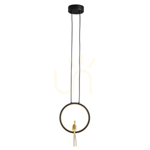Lampa wisząca AMICI ST-D7774, świecąca obręcz Ø18,5 cm, czarny mosiądz, złota figurka, LED 7 W 3000 K small 3