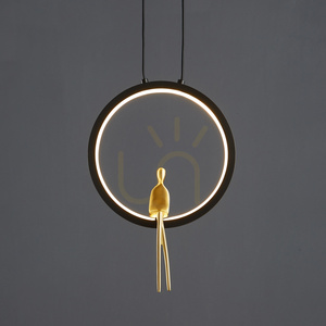 Lampa wisząca AMICI ST-D7774, świecąca obręcz Ø18,5 cm, czarny mosiądz, złota figurka, LED 7 W 3000 K small 6