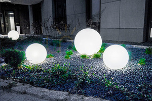 Kula ogrodowa biała połysk - LUNA BALL 50 cm wraz z zestawem montażowym, kabel 3m, szpikulec - UV 5 Kula ogrodowa biała połysk - LUNA BALL 50 cm wraz z zestawem montażowym, kabel 3m, szpikulec - UV small 5