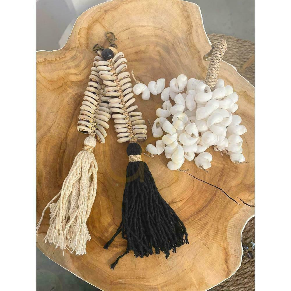 Zobacz Brelok do kluczy macrame Fishbone BAZAR BIZAR kremowy bawełniany Brelok do kluczy macrame Fishbone BAZAR BIZAR kremowy bawełniany