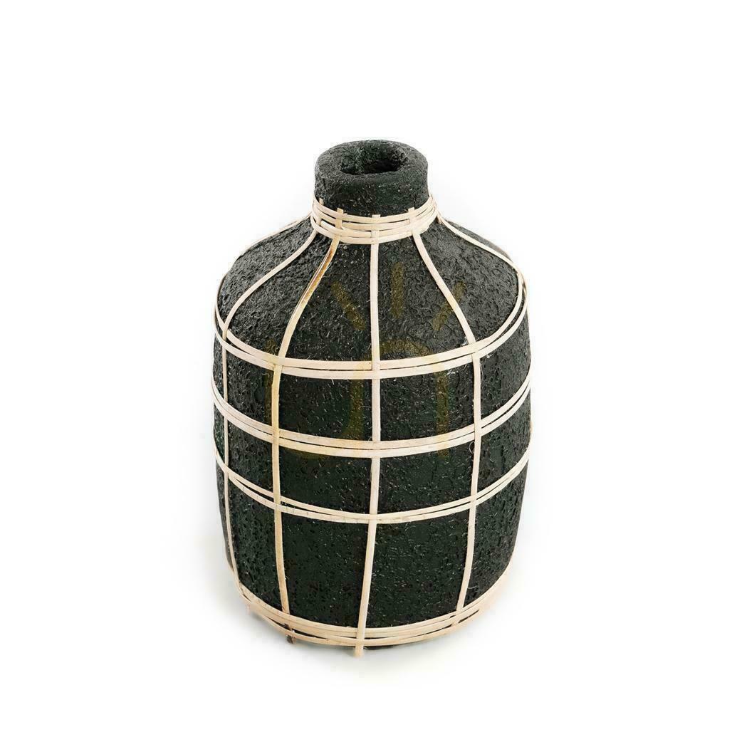 Sprawdź Wazon BAZAR BIZAR Whoopy M terrakota rattan czarny naturalny Terracotta Collection Wazon BAZAR BIZAR Whoopy M terrakota rattan czarny naturalny Terracotta Collection