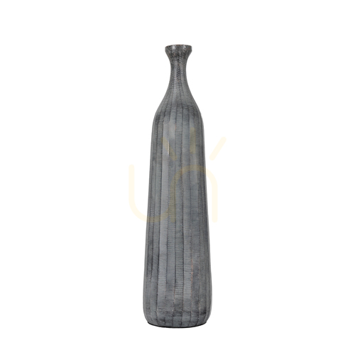 Sprawdź Wazon butelkowy Gallery Direct Enya antyczny szary aluminium 45 cm