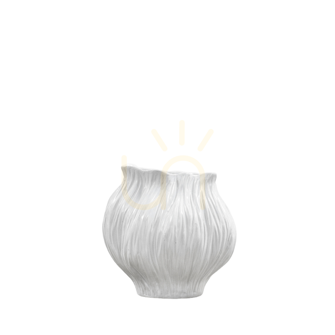 Sprawdź Wazon ceramiczny Gallery Direct Flora średni biały 21x19x21 cm Wazon ceramiczny Gallery Direct Flora średni biały 21x19x21 cm