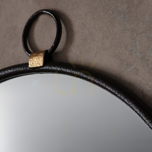 Lustro okrągłe Gallery Direct Bayswater czarne metalowe 61x70 cm small 2