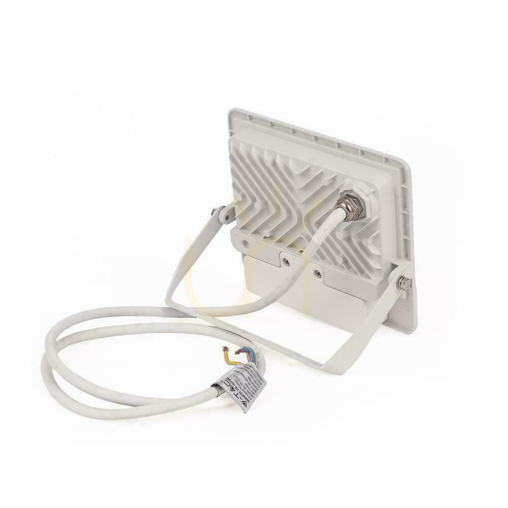 Zobacz Projektor LED V-TAC 30W SAMSUNG CHIP Czujnik Ruchu Biały Przewód 1M VT-138S-1 6400K 2340lm 5 Lat Gwarancji Projektor LED V-TAC 30W SAMSUNG CHIP Czujnik Ruchu Biały Przewód 1M VT-138S-1 6400K 2340lm 5 Lat Gwarancji