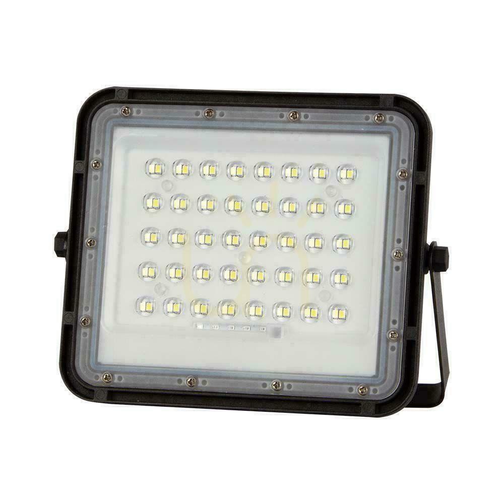 Zobacz Projektor LED Solarny V-TAC 6W Pilot, AUTO, Timer, IP65 Czarny VT-40W 4000K 400lm Projektor LED Solarny V-TAC 6W Pilot, AUTO, Timer, IP65 Czarny VT-40W 4000K 400lm