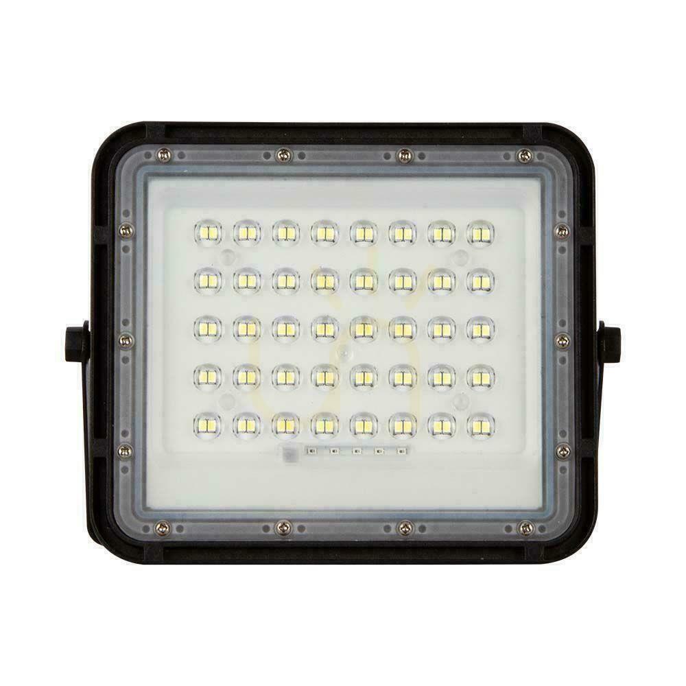 Obejrzyj Projektor LED Solarny V-TAC 6W Pilot, AUTO, Timer, IP65 Czarny VT-40W 4000K 400lm Projektor LED Solarny V-TAC 6W Pilot, AUTO, Timer, IP65 Czarny VT-40W 4000K 400lm