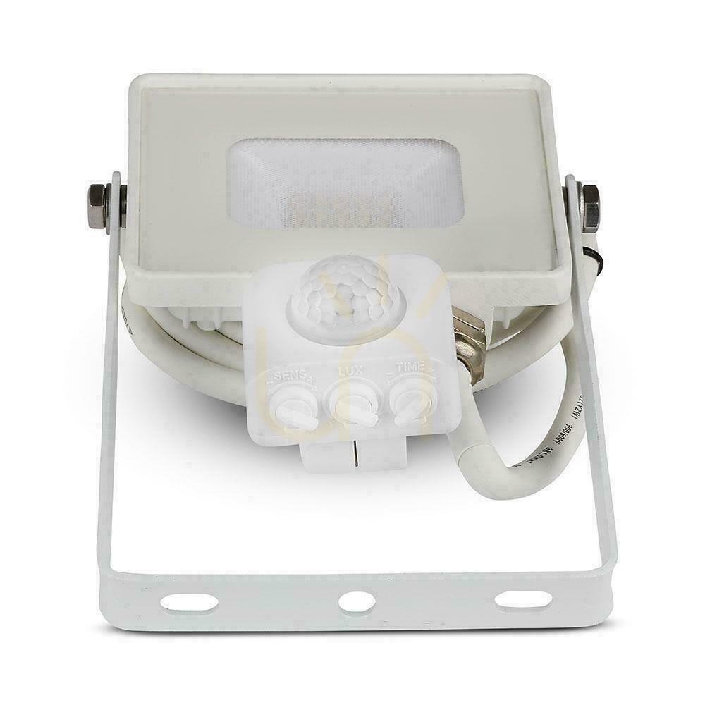 Zobacz Projektor LED V-TAC 10W SAMSUNG CHIP Czujnik Ruchu Funkcja Cut-OFF Biały VT-10-S-W 3000K 800lm 5 Lat Gwarancji Projektor LED V-TAC 10W SAMSUNG CHIP Czujnik Ruchu Funkcja Cut-OFF Biały VT-10-S-W 3000K 800lm 5 Lat Gwarancji