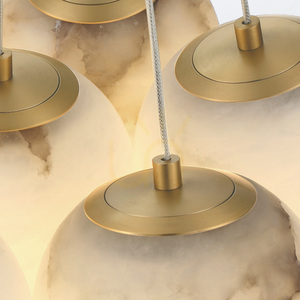 Duża lampa wisząca KEPLER - 7 źródeł światła - Szczotkowane złoto QUINTIESSE 4 Duża lampa wisząca KEPLER - 7 źródeł światła - Szczotkowane złoto QUINTIESSE small 4