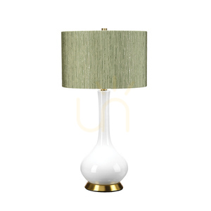 Lampa stołowa Milo - 1 źródło światła - Biała / Postarzany mosiądz / Zielony abażur Elstead small 0