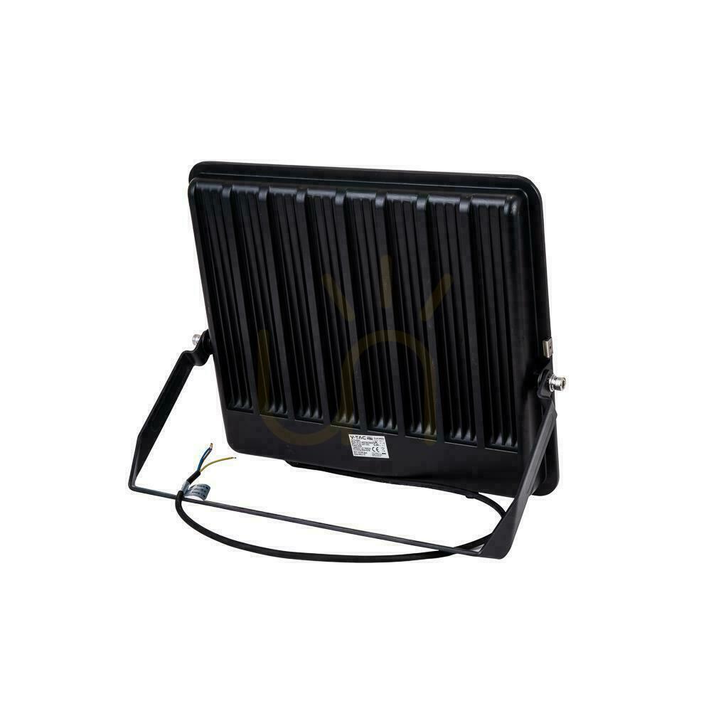 Zobacz Projektor LED V-TAC CREE CHIP 300W 135lm/W czarna obudowa przewód 1m IP65 VT-44003 6500K 40500lm 6 lat gwarancji Projektor LED V-TAC CREE CHIP 300W 135lm/W czarna obudowa przewód 1m IP65 VT-44003 6500K 40500lm 6 lat gwarancji