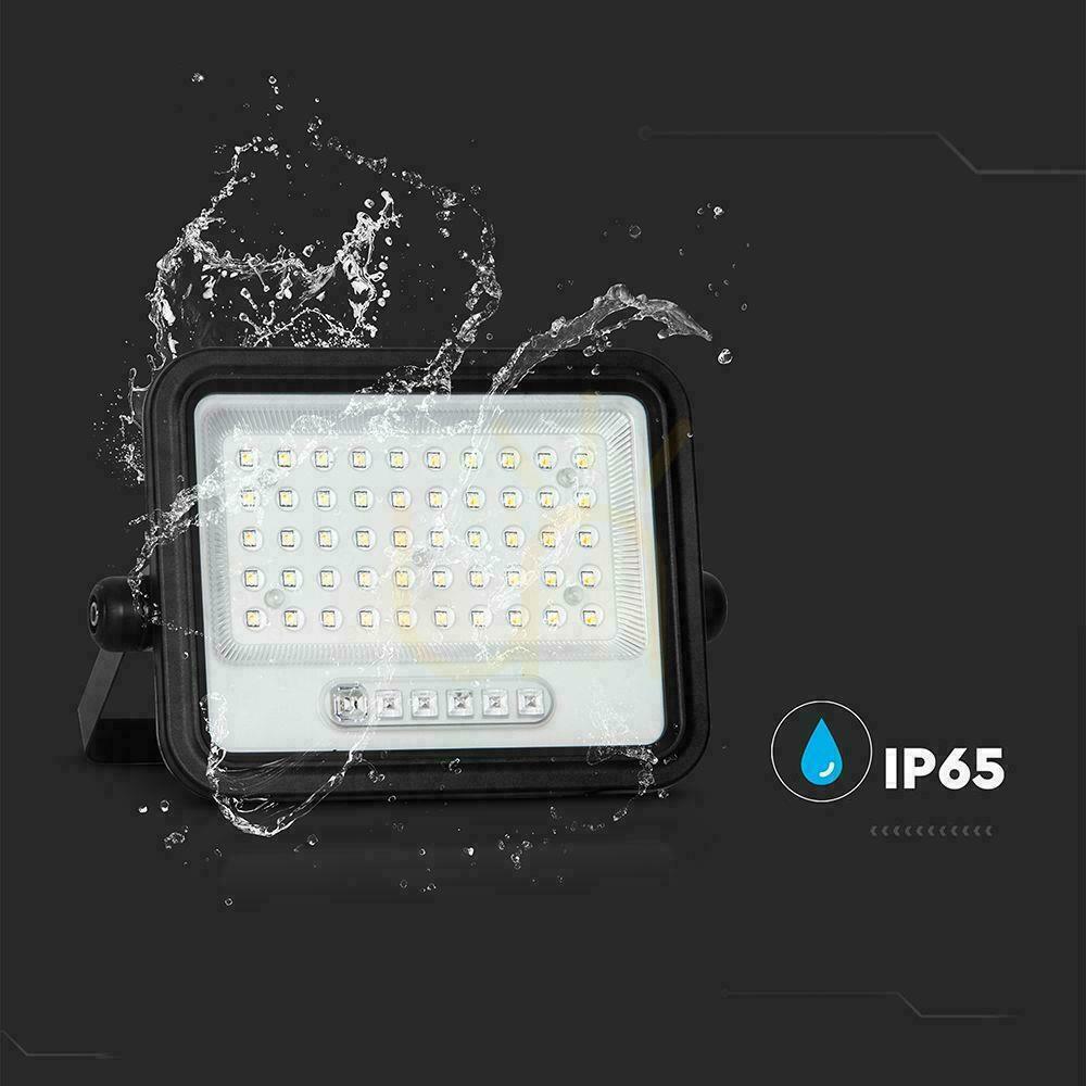 Zobacz Projektor LED solarny V-TAC 100W CCT pilot auto timer IP65 czarny VT-104W 1000lm 3 lata gwarancji Projektor LED solarny V-TAC 100W CCT pilot auto timer IP65 czarny VT-104W 1000lm 3 lata gwarancji