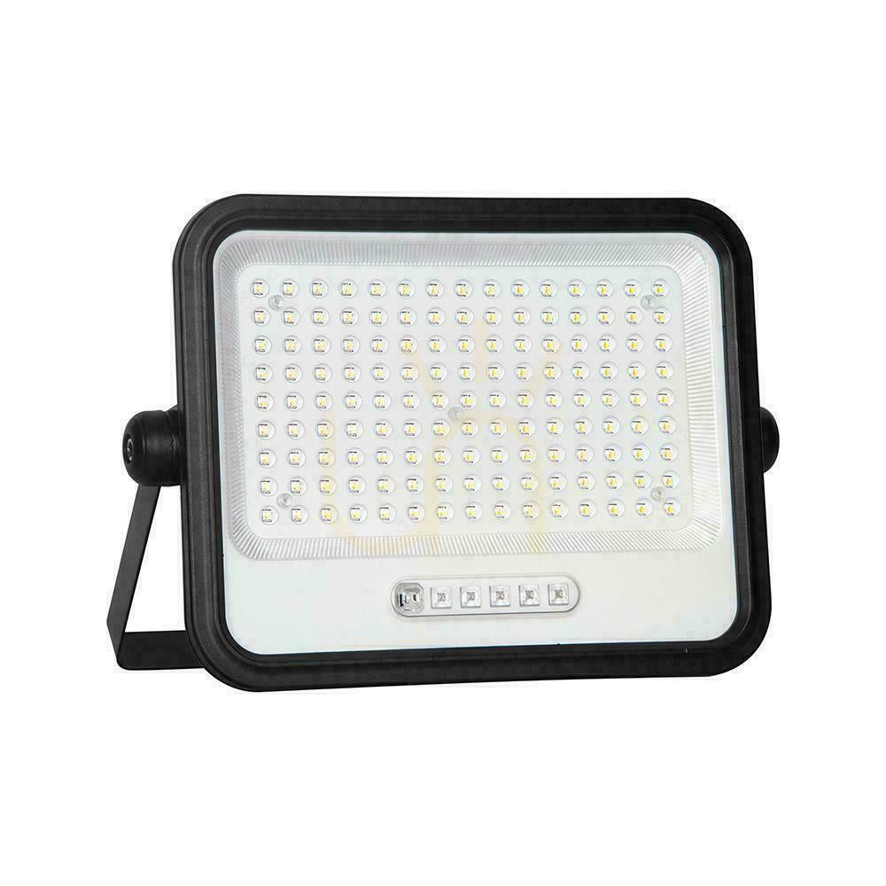 Obejrzyj Projektor LED solarny V-TAC 300W CCT pilot auto timer IP65 czarny VT-304W 2400lm 3 lata gwarancji Projektor LED solarny V-TAC 300W CCT pilot auto timer IP65 czarny VT-304W 2400lm 3 lata gwarancji