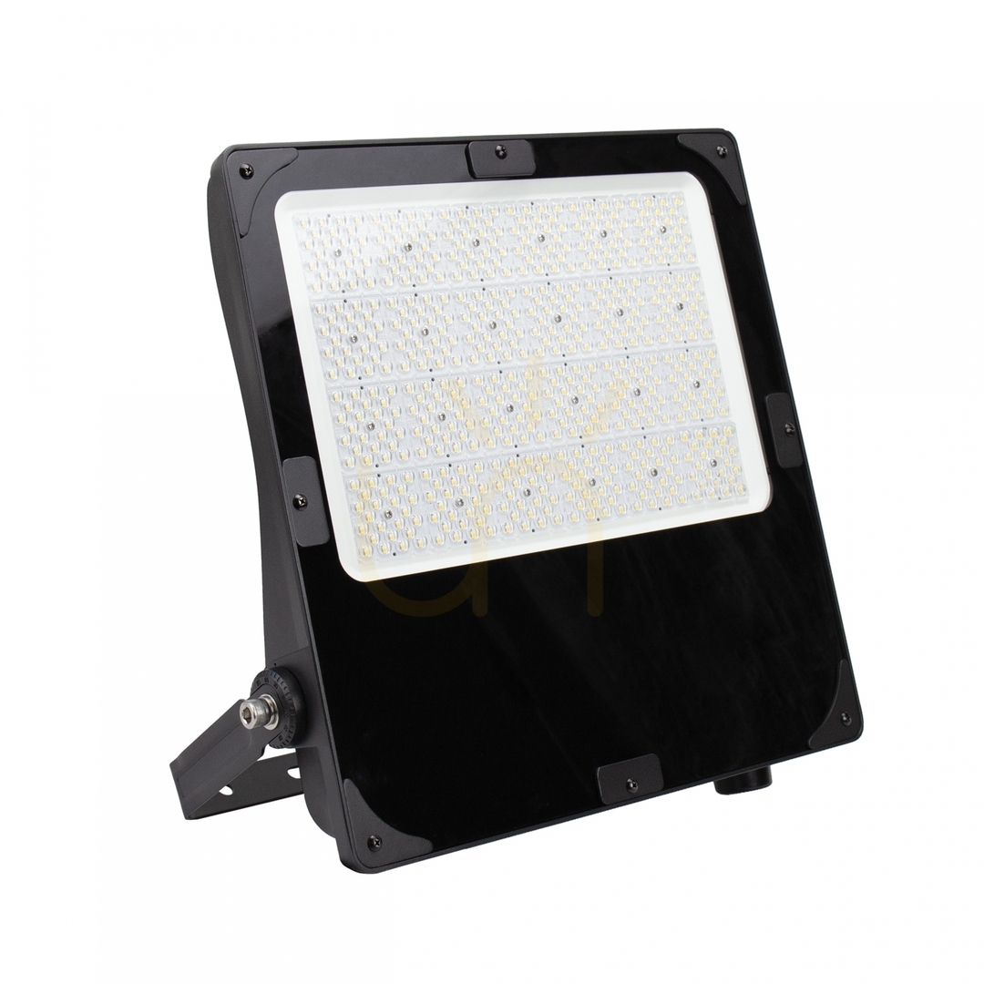 Sprawdź Naświetlacz LED SPORTIS 200 W/250 W/300W NW 230V Typ3 IP66 Ik08 474x445x63mm Czarny 5 Lat Gw. Naświetlacz LED SPORTIS 200 W/250 W/300W NW 230V Typ3 IP66 Ik08 474x445x63mm Czarny 5 Lat Gw.