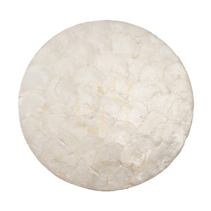 Podkładka pod talerz z masy perłowej biała 35x35 cm small 2