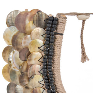 Figurka dekoracyjna Clam Couture na podstawie, naturalna, Stand Decoration small 5
