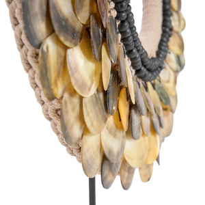 Figurka dekoracyjna Clam Couture na podstawie, naturalna, Stand Decoration small 7