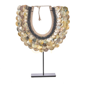 Figurka dekoracyjna Clam Couture na podstawie, naturalna, Stand Decoration small 8