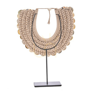 Figurka dekoracyjna Clam Couture na podstawie, naturalna, Stand Decoration small 9