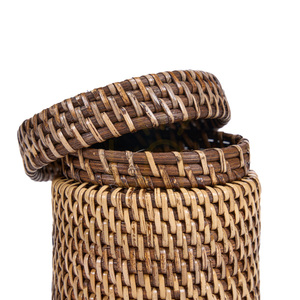 Pojemnik rattanowy BAZAR BIZAR The Rattan Canister naturalny brąz BAGE038NBr 2 Pojemnik rattanowy BAZAR BIZAR The Rattan Canister naturalny brąz BAGE038NBr small 2