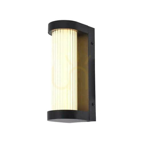 Sprawdź Oprawa ścienna elewacyjna V-TAC LED 8W IP44 czarna VT-10180 3000K 1100lm