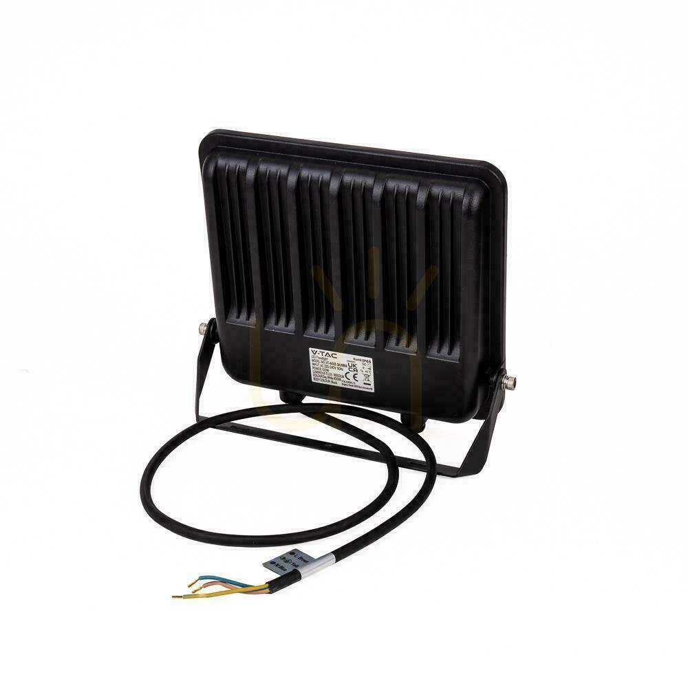 Zobacz Naświetlacz LED V-TAC CREE CHIP 100W 185Lm/W czarny VT-44105 4000K 18500lm 6 lat gwarancji Naświetlacz LED V-TAC CREE CHIP 100W 185Lm/W czarny VT-44105 4000K 18500lm 6 lat gwarancji