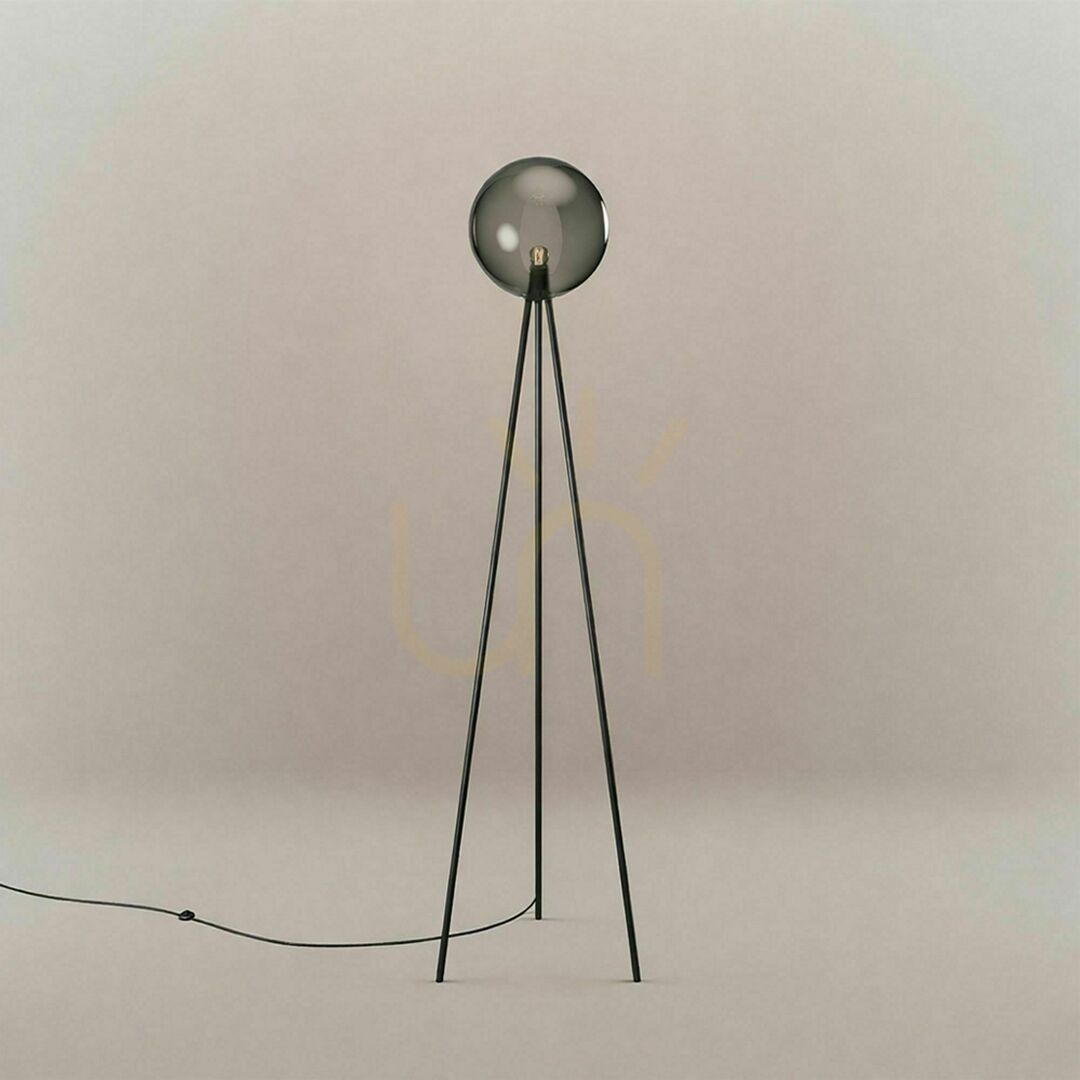 Sprawdź Lampa podłogowa s.luce Orb Tripod 160 cm brązowa szklana kula Lampa podłogowa s.luce Orb Tripod 160 cm brązowa szklana kula