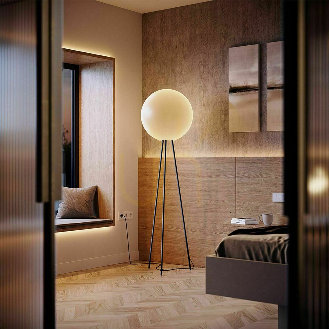 Sprawdź Lampa podłogowa s.luce Orb Tripod 160 cm brązowa szklana kula Lampa podłogowa s.luce Orb Tripod 160 cm brązowa szklana kula