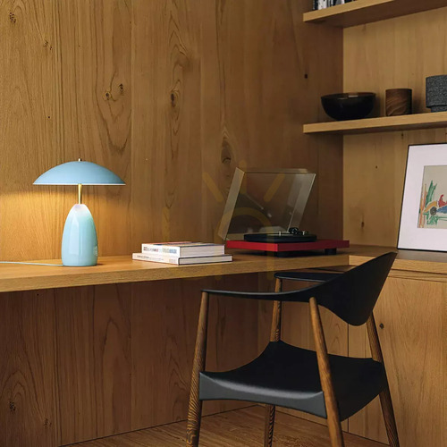 Sprawdź Mała bezprzewodowa lampa stołowa LED Poppy - Jasnoniebieski Elstead