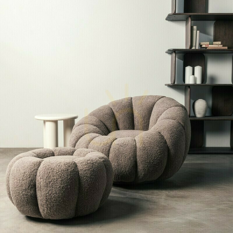 Zobacz Pufa PERLE, kolor cappuccino, tkanina bouclé, zaokrąglone kształty Nova Nook Pufa PERLE, kolor cappuccino, tkanina bouclé, zaokrąglone kształty Nova Nook
