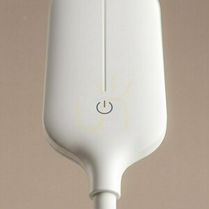 Biała Lampka Biurkowa Vade 2 W Led small 5
