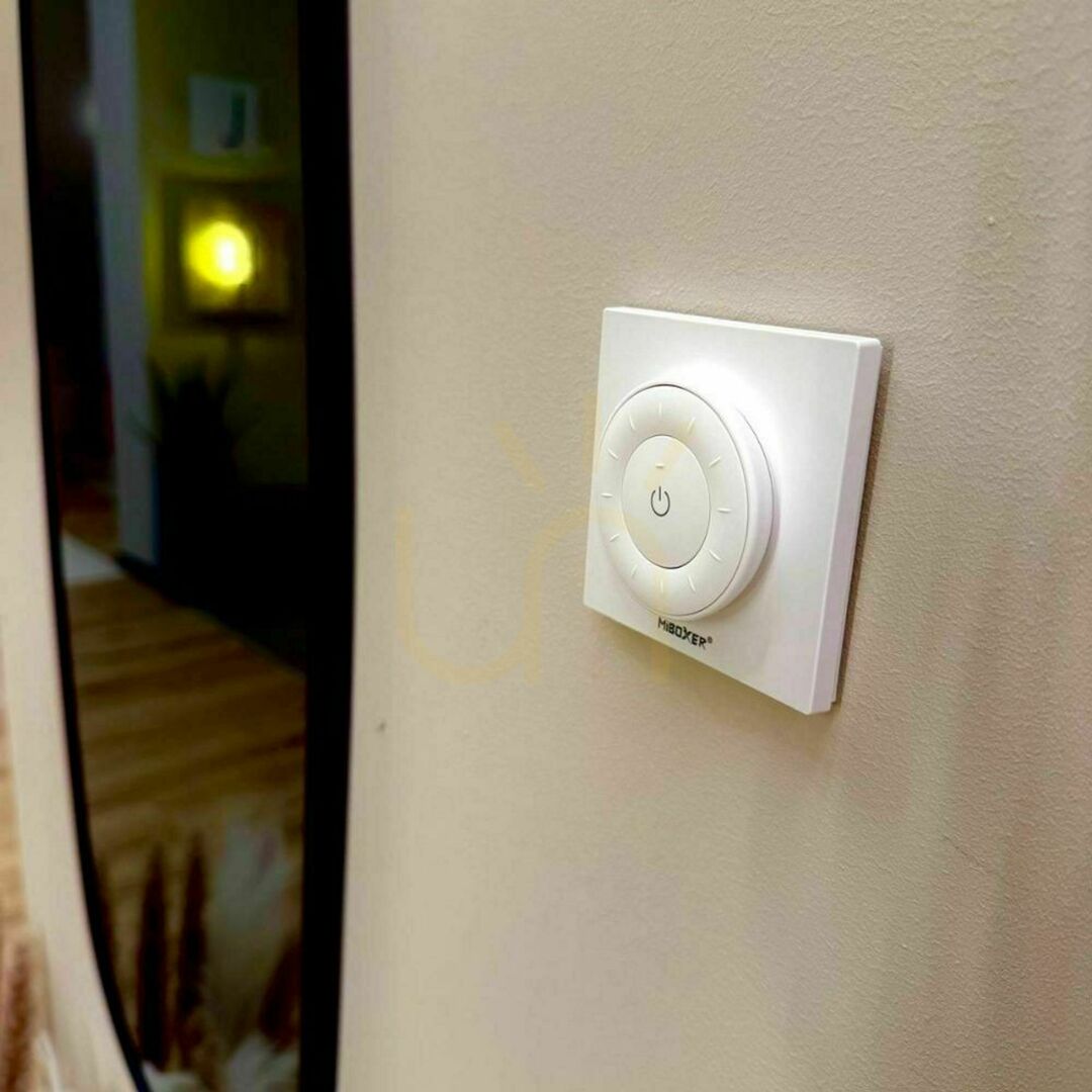 Wyświetl Zestaw ściemniacza s.luce Smart-Dim-Set 12/24 V z pilotem, biały Zestaw ściemniacza s.luce Smart-Dim-Set 12/24 V z pilotem, biały